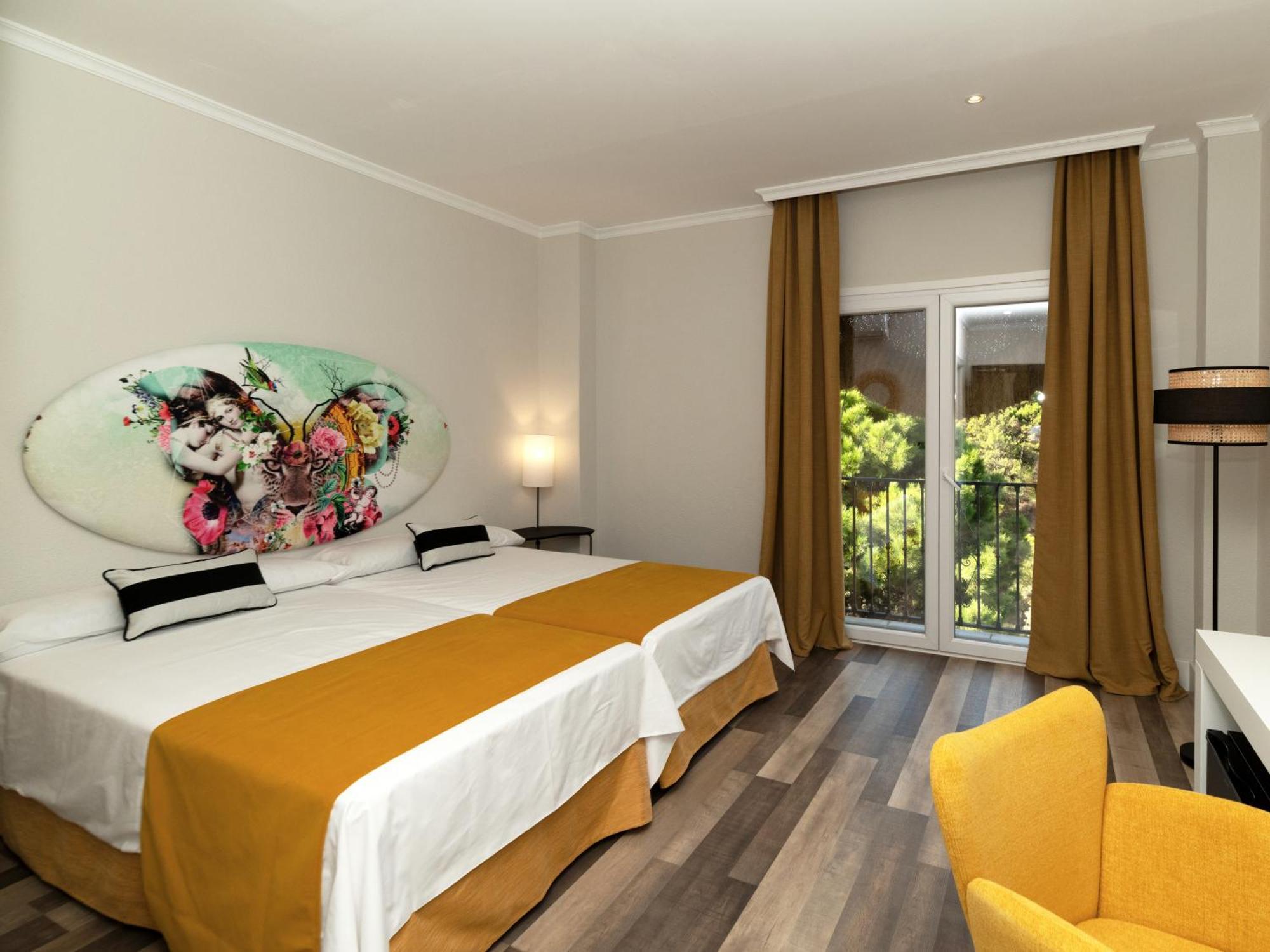 Hotel Altos De อิสตาน ภายนอก รูปภาพ