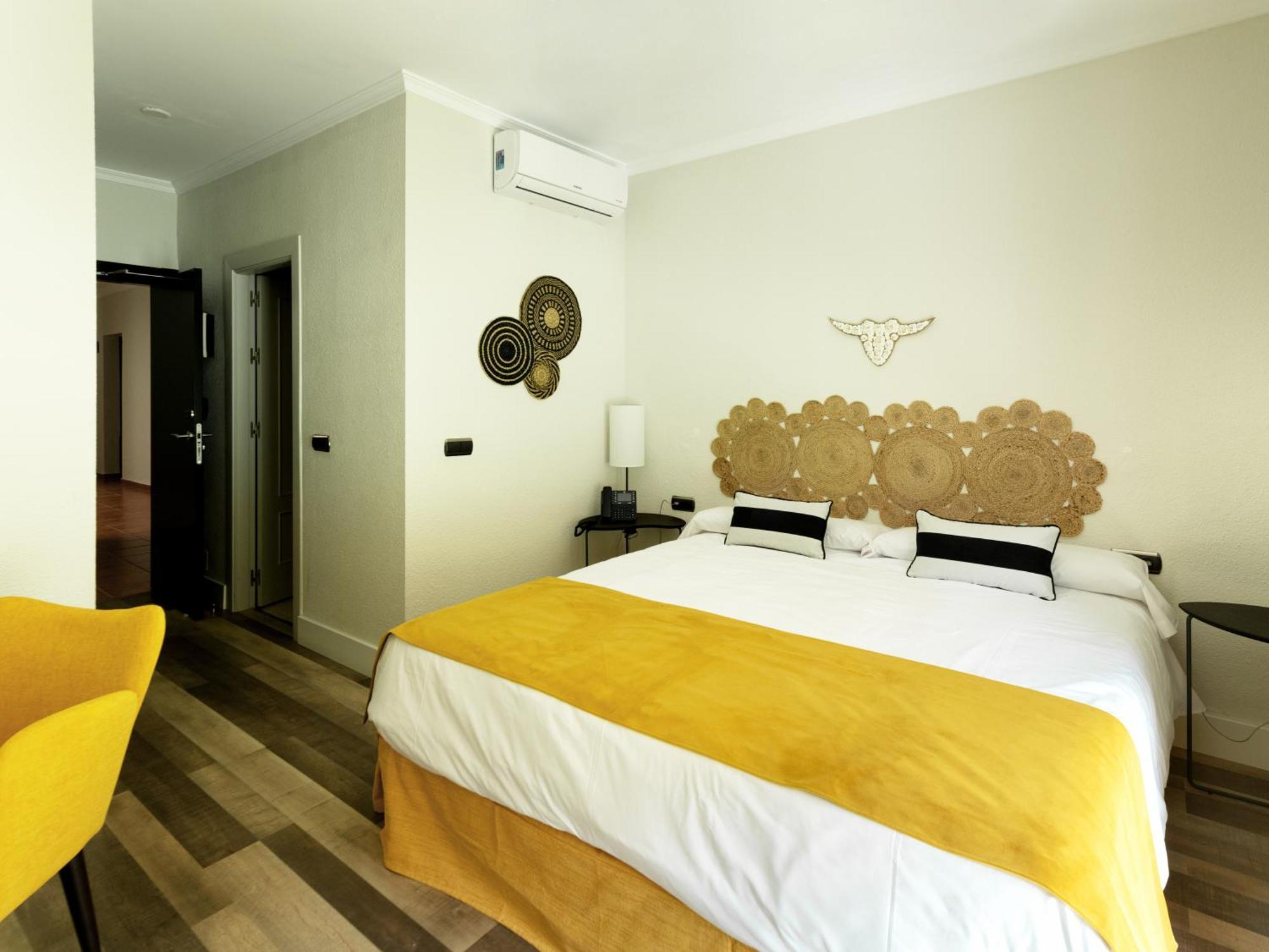 Hotel Altos De อิสตาน ภายนอก รูปภาพ