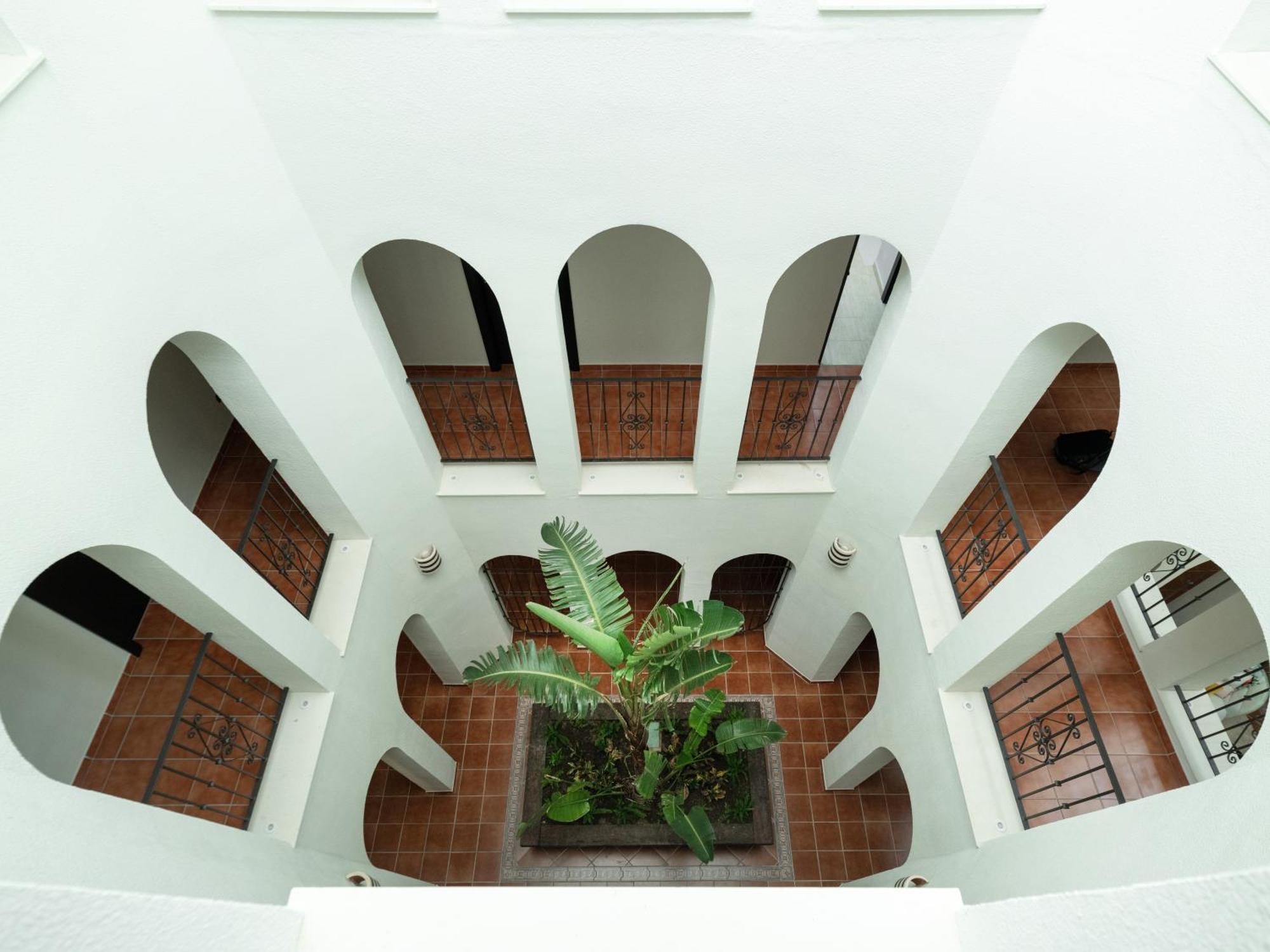 Hotel Altos De อิสตาน ภายนอก รูปภาพ